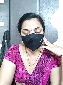 Snapshot of Leela_555 chatting on June 16, 7:11 am Leela 555 online show from June 16, 7:11 am