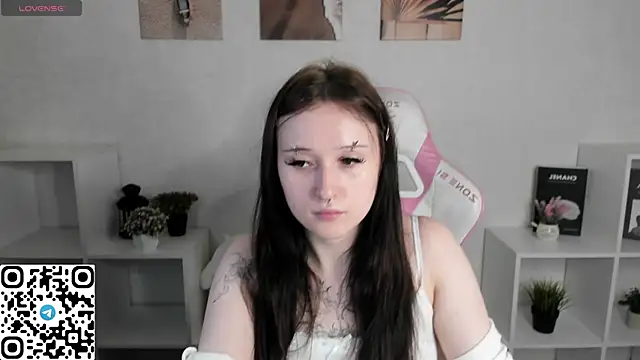 Snapshot of Emma-Blissa chatting on August 2, 7:51 am Emma-Blissa online show from August 2, 7:51 am