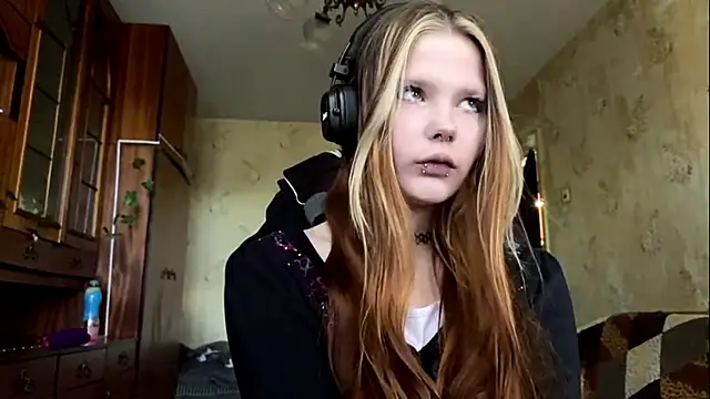 SusanaLeichty online show from May 23, 8:51 am
