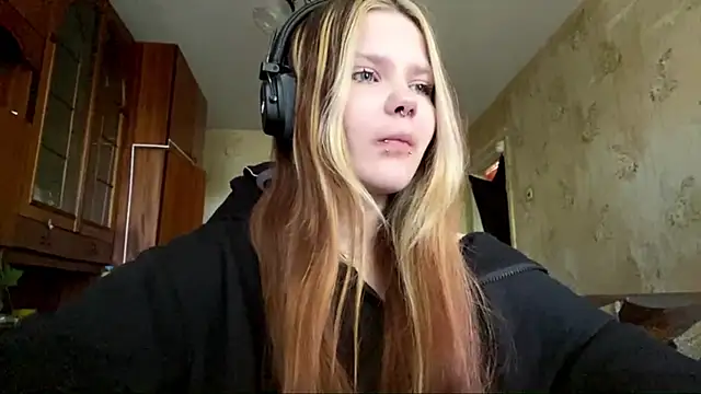 SusanaLeichty online show from May 24, 8:41 am