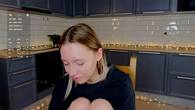 BlondeKelly online show from May 25, 4:02 pm