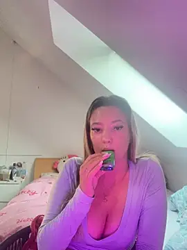 Snapshot of Evelina_Nelson chatting on June 14, 7:27 pm Evelina Nelson online show from June 14, 7:27 pm