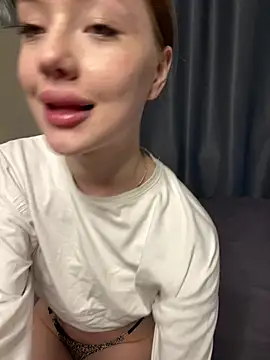 Snapshot of Princess_Dream chatting on July 3, 2:45 pm Princess Dream online show from July 3, 2:45 pm