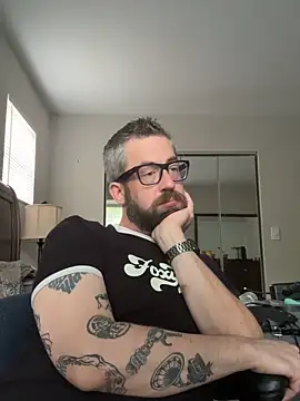 Snapshot of ChefDaddyy chatting on May 24, 10:15 pm ChefDaddyy online show from May 24, 10:15 pm