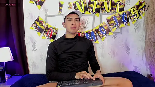 Snapshot of willy_diamond chatting on July 2, 8:04 pm willy diamond online show from July 2, 8:04 pm