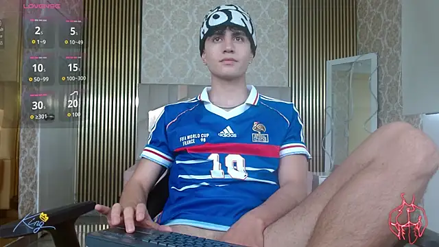 Snapshot of Kyler_tay chatting on June 18, 12:09 pm Kyler tay online show from June 18, 12:09 pm