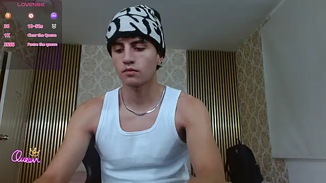 Snapshot of Kyler_tay chatting on June 27, 11:37 am Kyler tay online show from June 27, 11:37 am