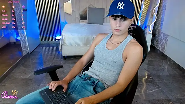 Snapshot of Kyler_tay chatting on July 21, 11:56 am Kyler tay online show from July 21, 11:56 am