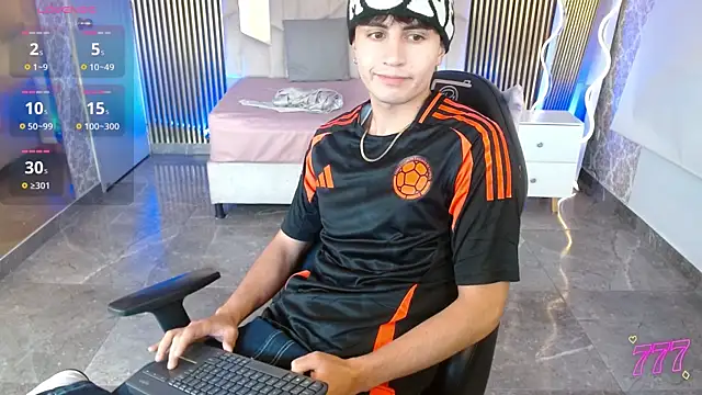 Snapshot of Kyler_tay chatting on July 24, 12:14 pm Kyler tay online show from July 24, 12:14 pm