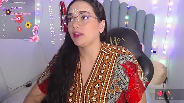 Snapshot of farah_samira chatting on May 26, 7:10 pm farah samira online show from May 26, 7:10 pm