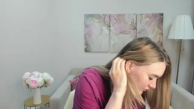 Snapshot of RoxyReignn chatting on May 28, 10:51 pm RoxyReignn online show from May 28, 10:51 pm