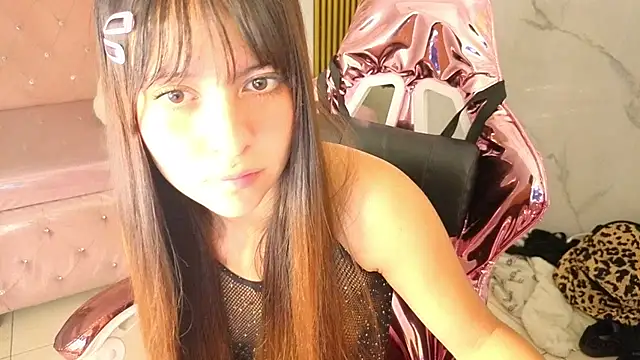 Snapshot of isabeau_s chatting on June 23, 1:31 pm isabeau s online show from June 23, 1:31 pm