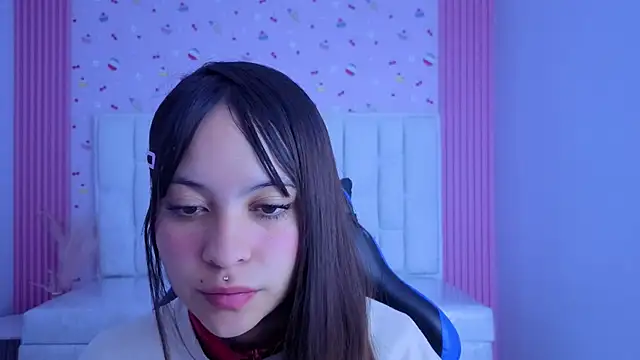 Snapshot of isabeau_s chatting on August 3, 12:54 pm isabeau s online show from August 3, 12:54 pm