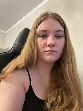 Snapshot of Flowers889 chatting on May 29, 7:23 pm Flowers889 online show from May 29, 7:23 pm