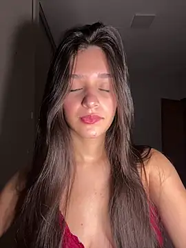 julhya duarte online show from May 28, 4:15 pm