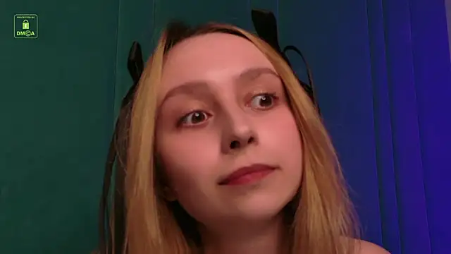 Snapshot of RachelVacsler chatting on May 28, 9:45 pm RachelVacsler online show from May 28, 9:45 pm