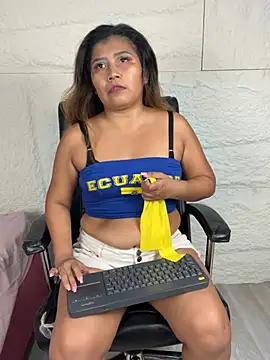 LyraMilano online show from June 20, 12:52 pm