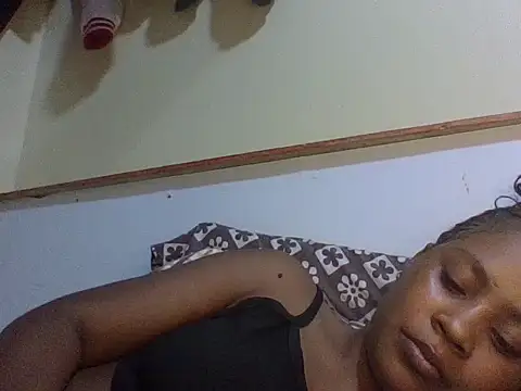 Snapshot of Prettydoll2 chatting on May 28, 8:28 pm Prettydoll2 online show from May 28, 8:28 pm