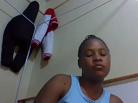 Snapshot of Prettydoll2 chatting on May 31, 6:09 pm Prettydoll2 online show from May 31, 6:09 pm