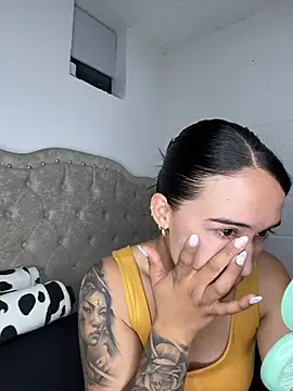 DaniRivers  online show from July 2, 8:04 pm
