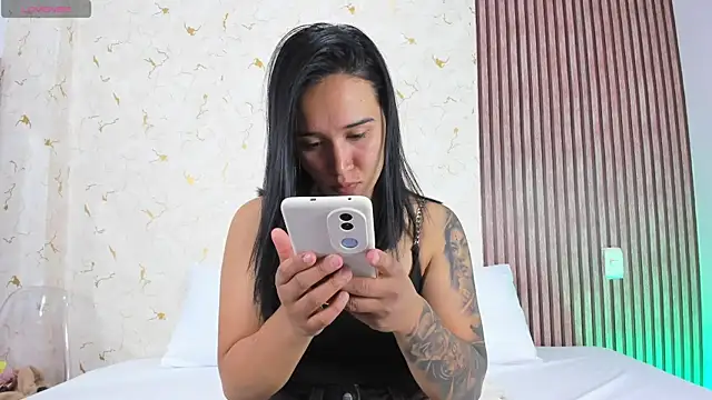 DaniRivers  online show from July 27, 6:59 pm