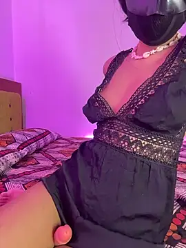 Snapshot of Mia_Zey chatting on June 10, 4:45 am Mia Zey online show from June 10, 4:45 am