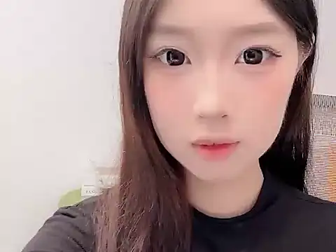 Yoyo33355 online show from May 26, 3:24 am