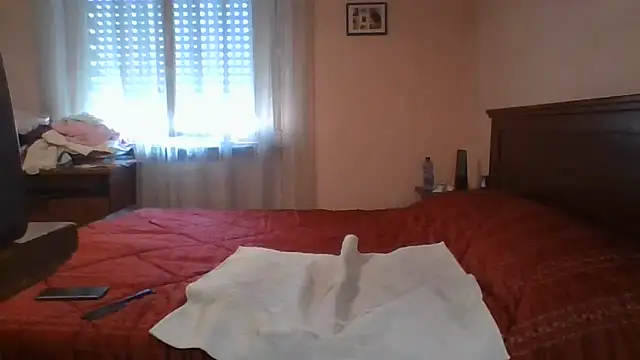 Snapshot of ItalianBigBoobs chatting on June 28, 8:31 am ItalianBigBoobs online show from June 28, 8:31 am