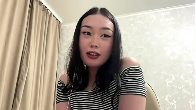 Snapshot of LilowNax chatting on May 26, 6:37 pm LilowNax online show from May 26, 6:37 pm