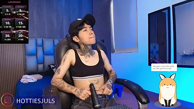 hottiesjuls online show from July 27, 7:10 pm