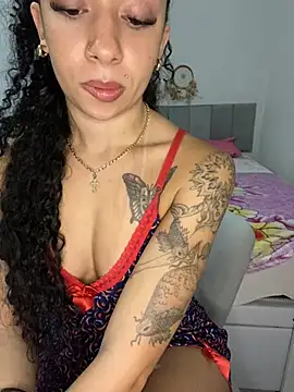 Snapshot of Sereia_camgirl chatting on May 27, 8:17 pm Sereia camgirl online show from May 27, 8:17 pm