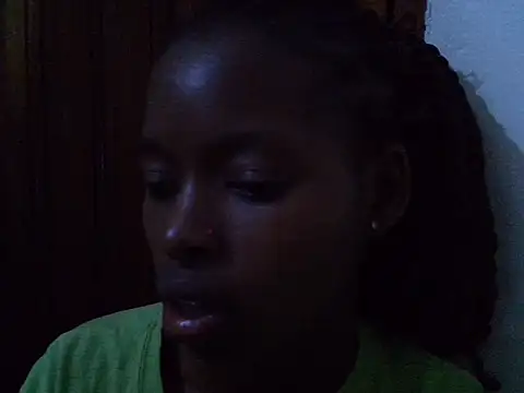 Snapshot of Gracious_petite001 chatting on June 25, 10:36 pm Gracious petite001 online show from June 25, 10:36 pm