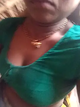 Snapshot of maliska-rani chatting on August 1, 5:50 am maliska-rani online show from August 1, 5:50 am
