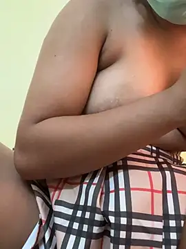 Snapshot of Yalina_ chatting on July 26, 6:43 am Yalina online show from July 26, 6:43 am