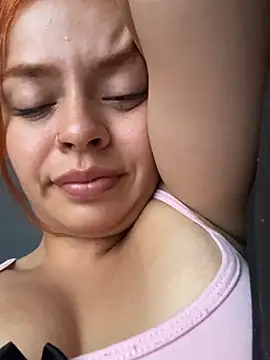 Snapshot of LuciiaMiller chatting on July 26, 11:28 am LuciiaMiller online show from July 26, 11:28 am