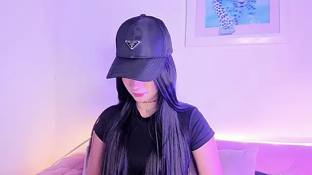 SophieMoneet online show from May 30, 12:35 pm