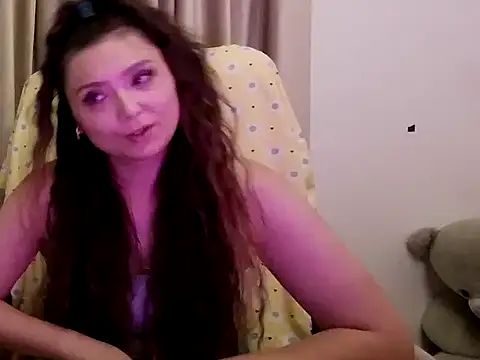 Lola Creolla online show from May 28, 6:27 pm