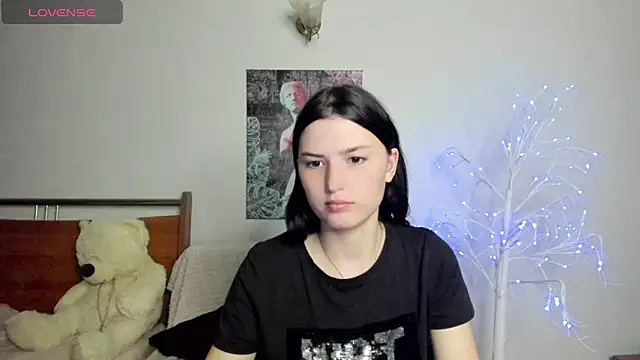 Snapshot of Kira_Devi chatting on May 26, 7:10 pm Kira Devi online show from May 26, 7:10 pm