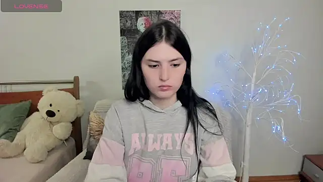 Snapshot of Kira_Devi chatting on May 31, 7:15 pm Kira Devi online show from May 31, 7:15 pm
