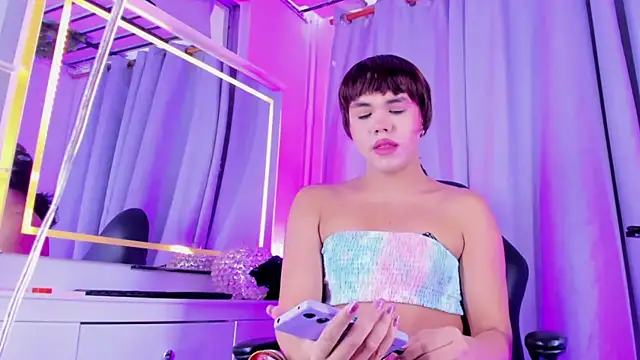AndreaGiraldo  online show from June 19, 8:12 pm