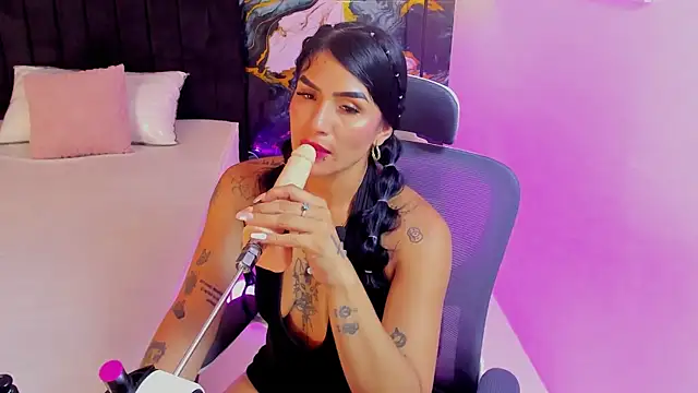 Alanna Wild online show from June 20, 5:27 pm