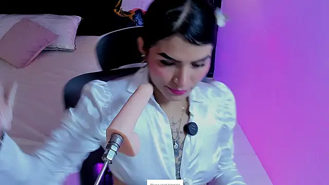 Alanna Wild online show from June 26, 6:56 pm