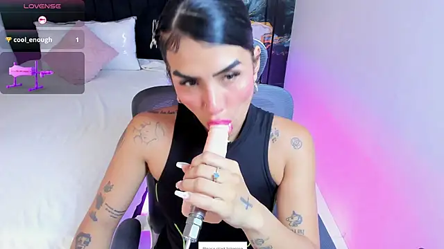 Alanna Wild online show from June 29, 5:46 pm