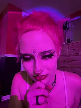 whimsicallylusty online show from May 28, 7:33 pm