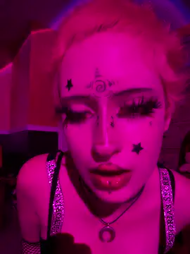 whimsicallylusty online show from May 30, 10:07 pm