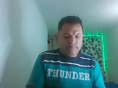 Snapshot of Alessandro-luxe chatting on June 7, 10:46 pm Alessandro-luxe online show from June 7, 10:46 pm