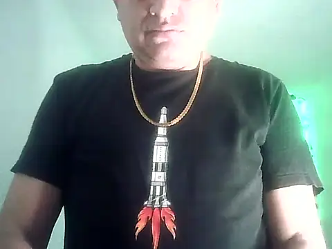 Snapshot of Alessandro-luxe chatting on June 20, 12:58 am Alessandro-luxe online show from June 20, 12:58 am