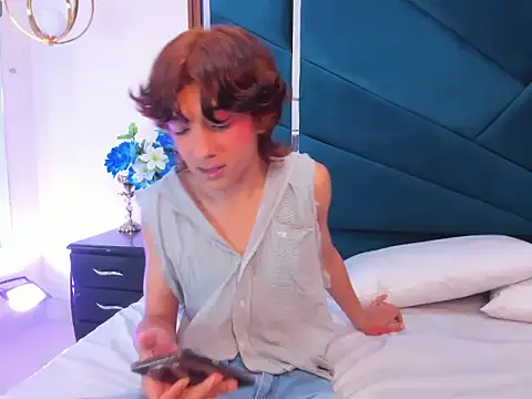 Snapshot of ConnorMontiel chatting on June 15, 8:22 pm ConnorMontiel online show from June 15, 8:22 pm