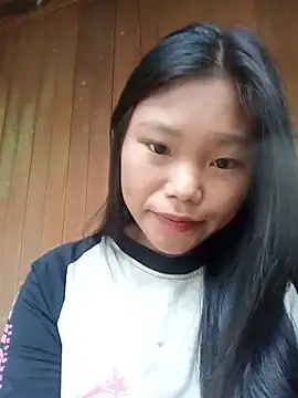 Nhinhi su online show from August 3, 2:10 am