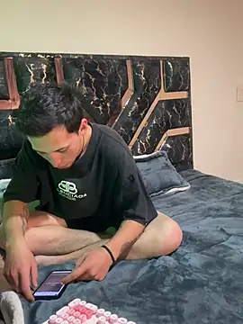 Yizz 20 online show from May 27, 3:58 am
